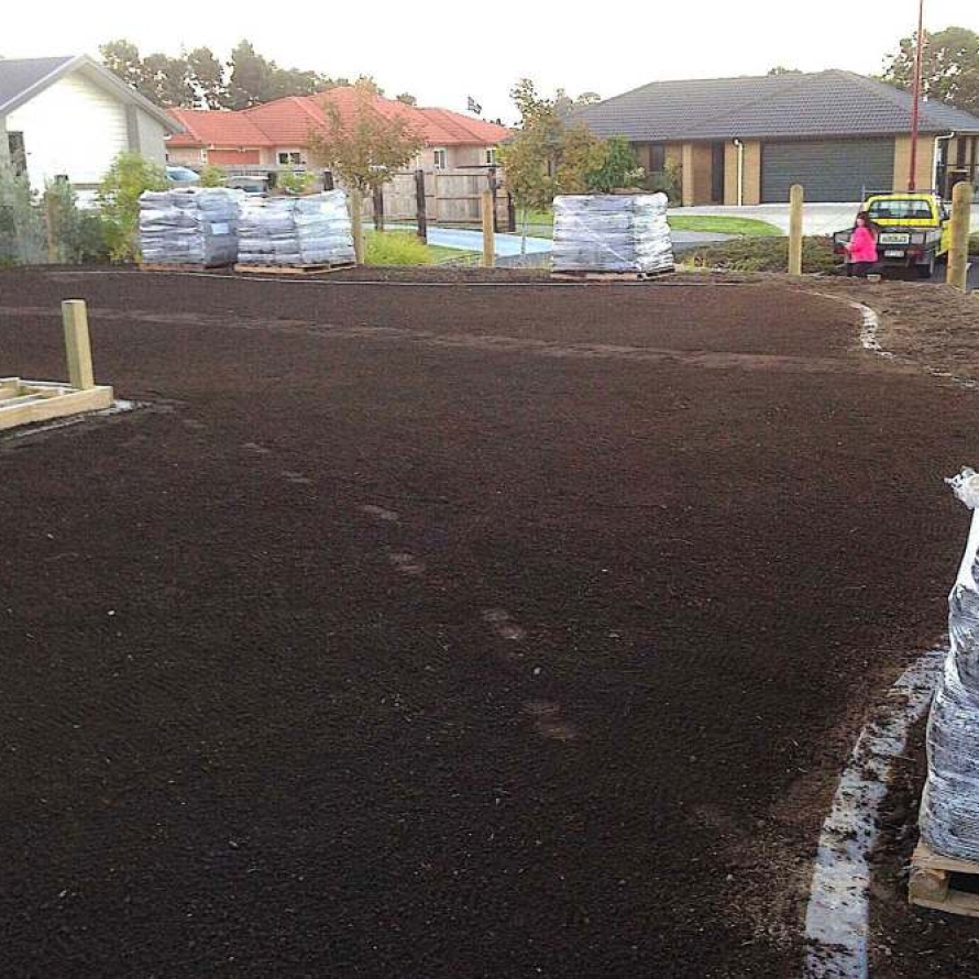 Lawn-preparation-and-new-lawns-01